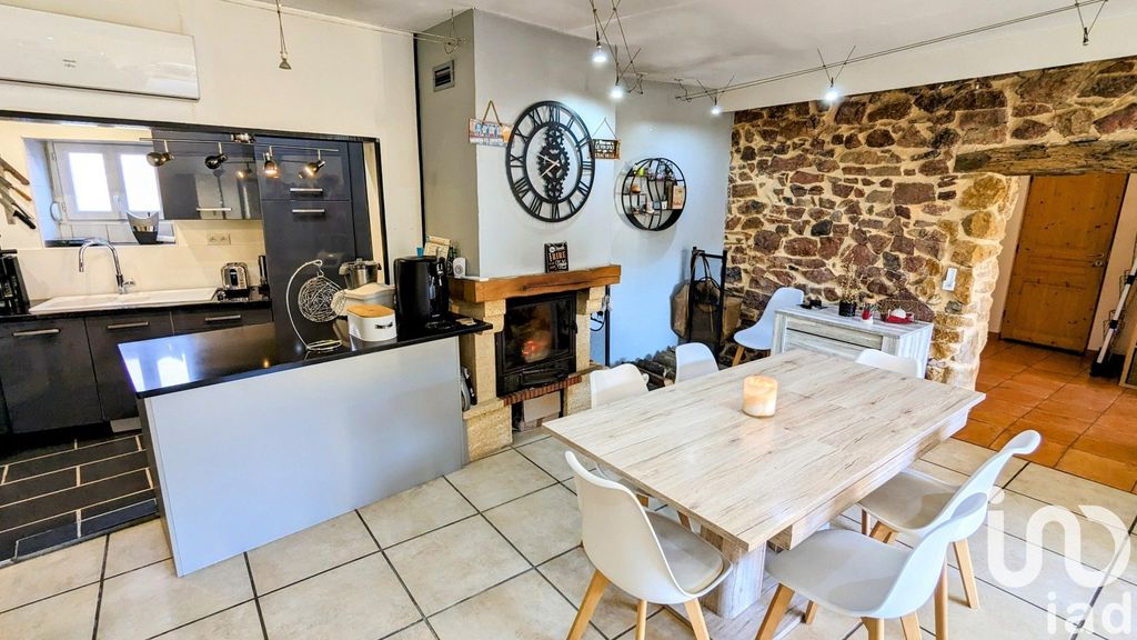 Achat maison à vendre 2 chambres 80 m² - Saint-Cyr-de-Favières