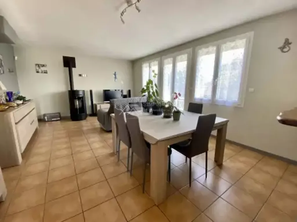 Achat maison à vendre 3 chambres 113 m² - Échillais