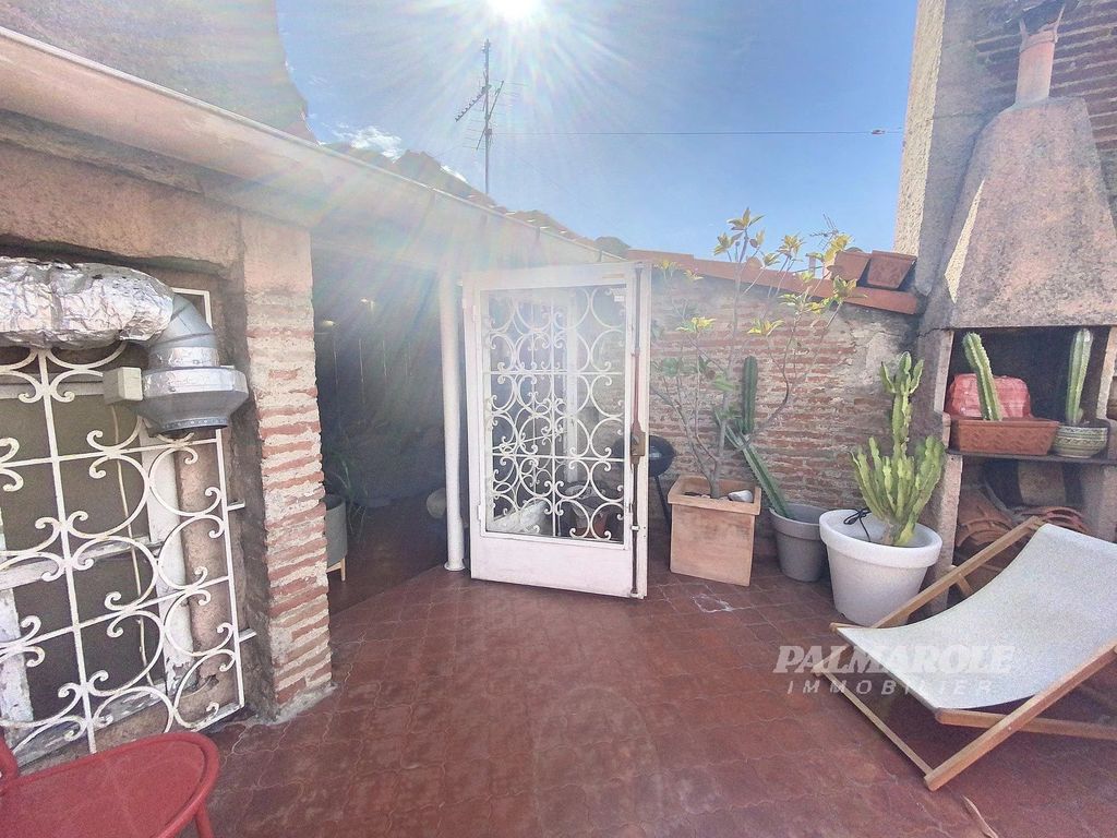 Achat maison à vendre 2 chambres 135 m² - Perpignan