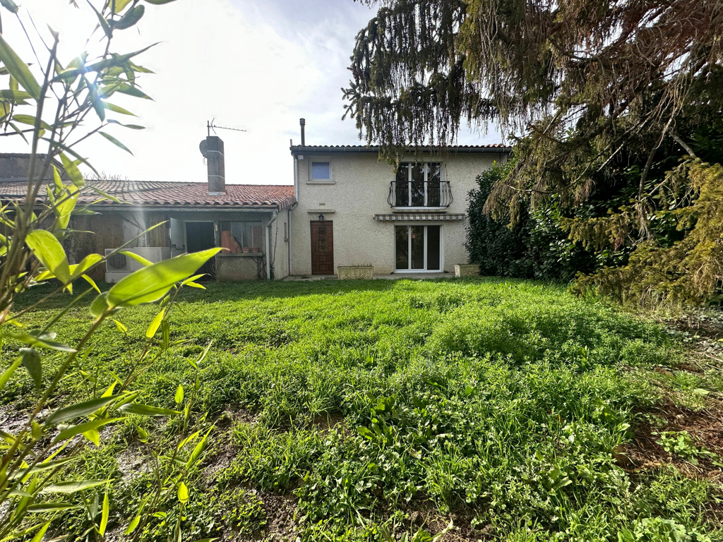 Achat maison à vendre 4 chambres 134 m² - Saint-Hilaire