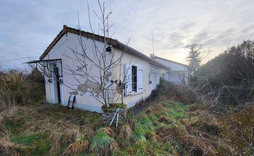 Achat maison à vendre 2 chambres 99 m² - Coulonges