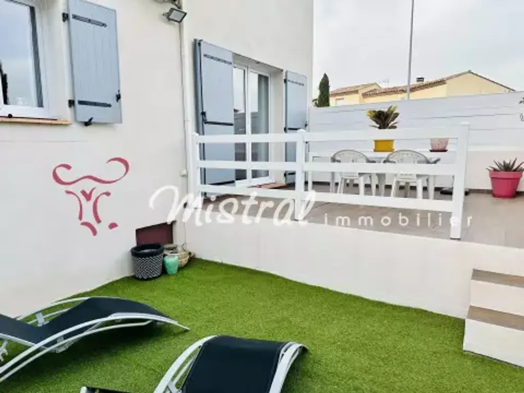 Achat maison à vendre 3 chambres 93 m² - Aigues-Mortes