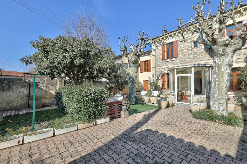 Achat maison à vendre 4 chambres 92 m² - Avignon