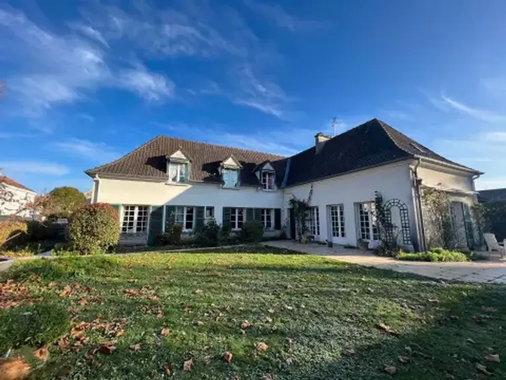 Achat maison à vendre 5 chambres 260 m² - Saint-Nom-la-Bretèche