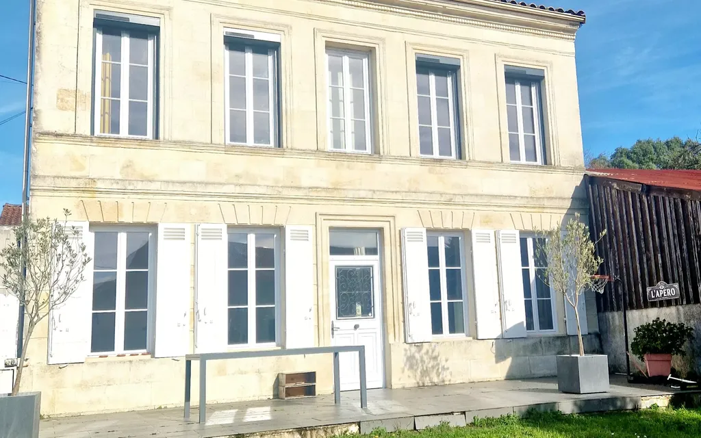 Achat maison à vendre 3 chambres 215 m² - Pauillac