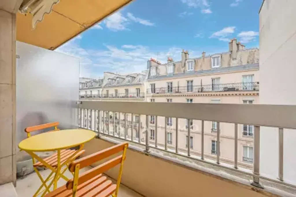 Achat appartement à vendre 2 pièces 54 m² - Paris 10ème arrondissement
