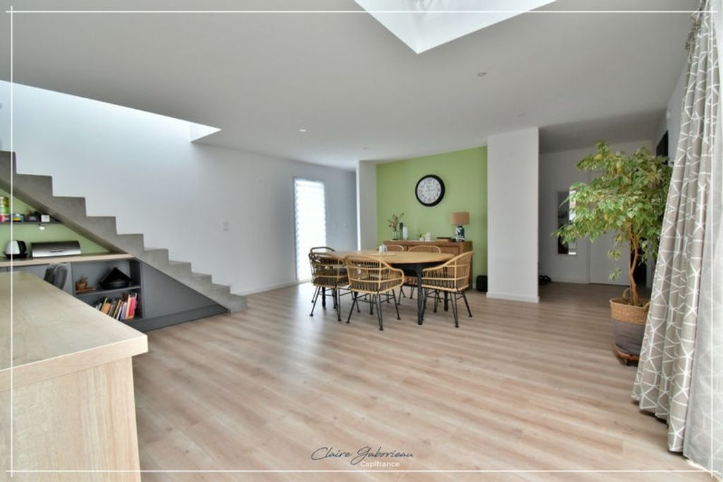 Achat maison à vendre 4 chambres 146 m² - Montreuil-Juigné