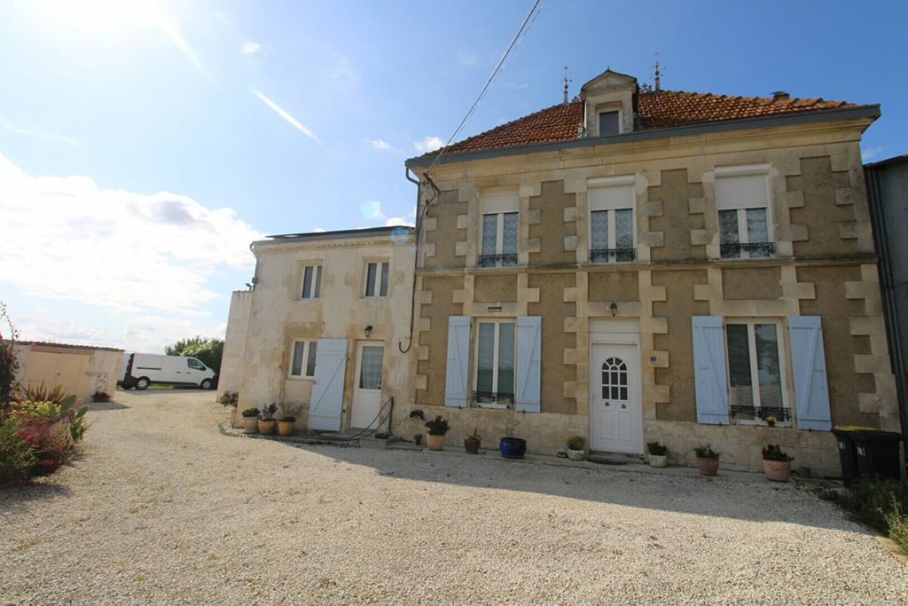 Achat maison à vendre 3 chambres 125 m² - Saint-Romain-de-Benet