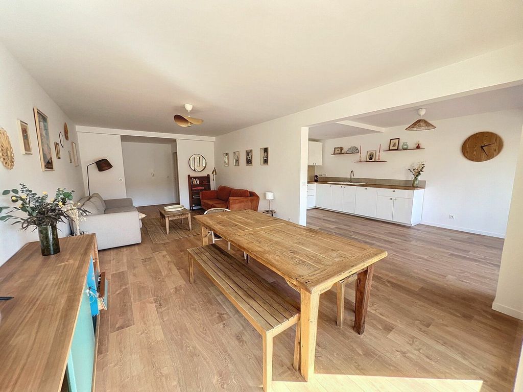 Achat appartement à vendre 3 pièces 83 m² - Saint-Raphaël