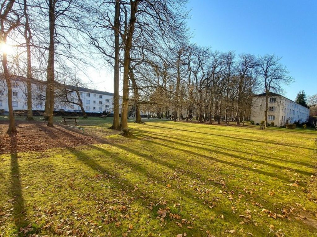 Achat appartement à vendre 5 pièces 90 m² - La Celle-Saint-Cloud