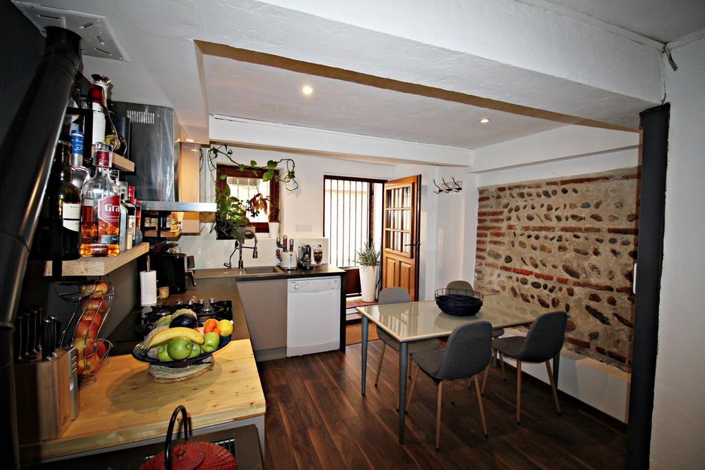 Achat maison à vendre 2 chambres 95 m² - Elne