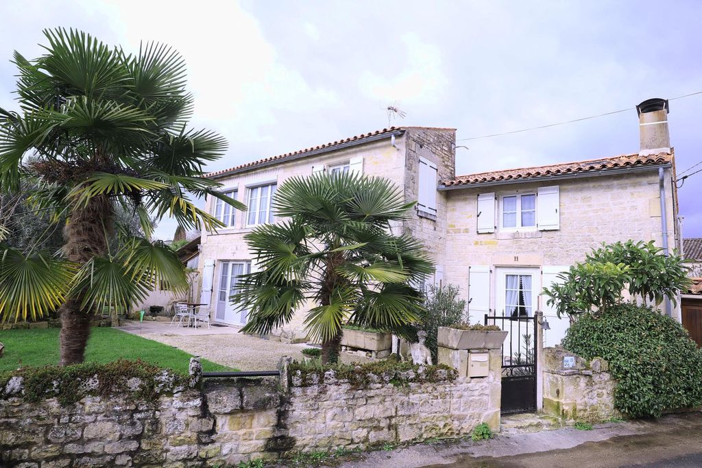 Achat maison à vendre 3 chambres 154 m² - Fontenille-Saint-Martin-d'Entraigues