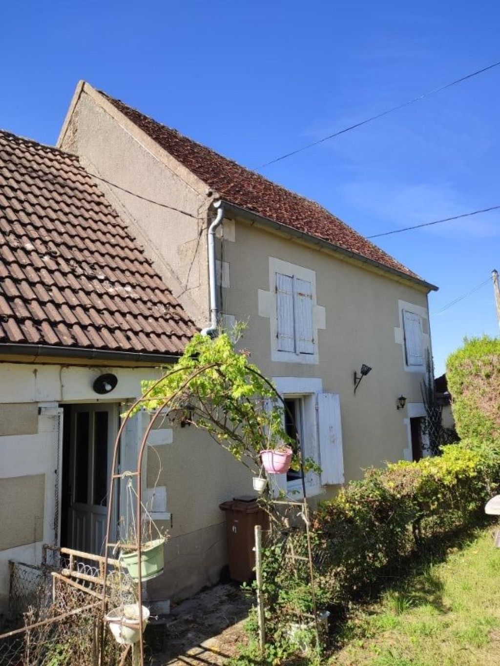 Achat maison à vendre 1 chambre 95 m² - Lurcy-le-Bourg