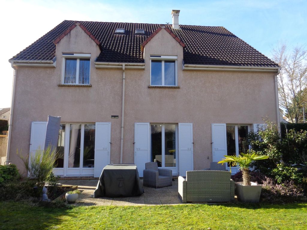 Achat maison à vendre 5 chambres 183 m² - Cergy