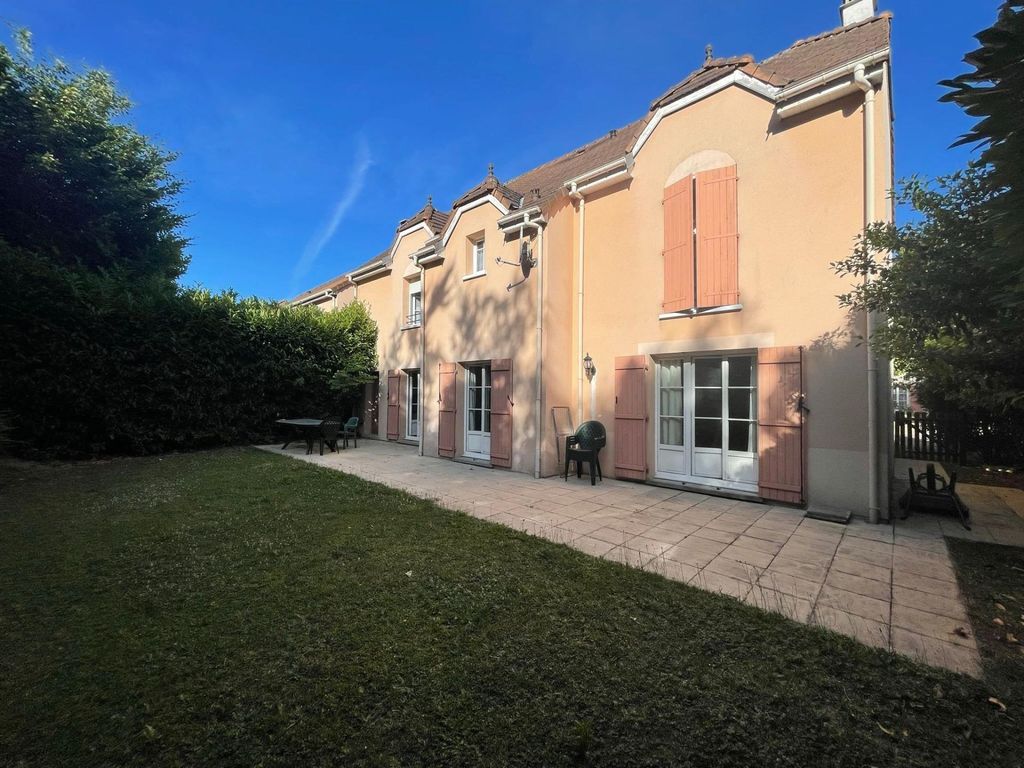 Achat maison à vendre 4 chambres 168 m² - Cergy