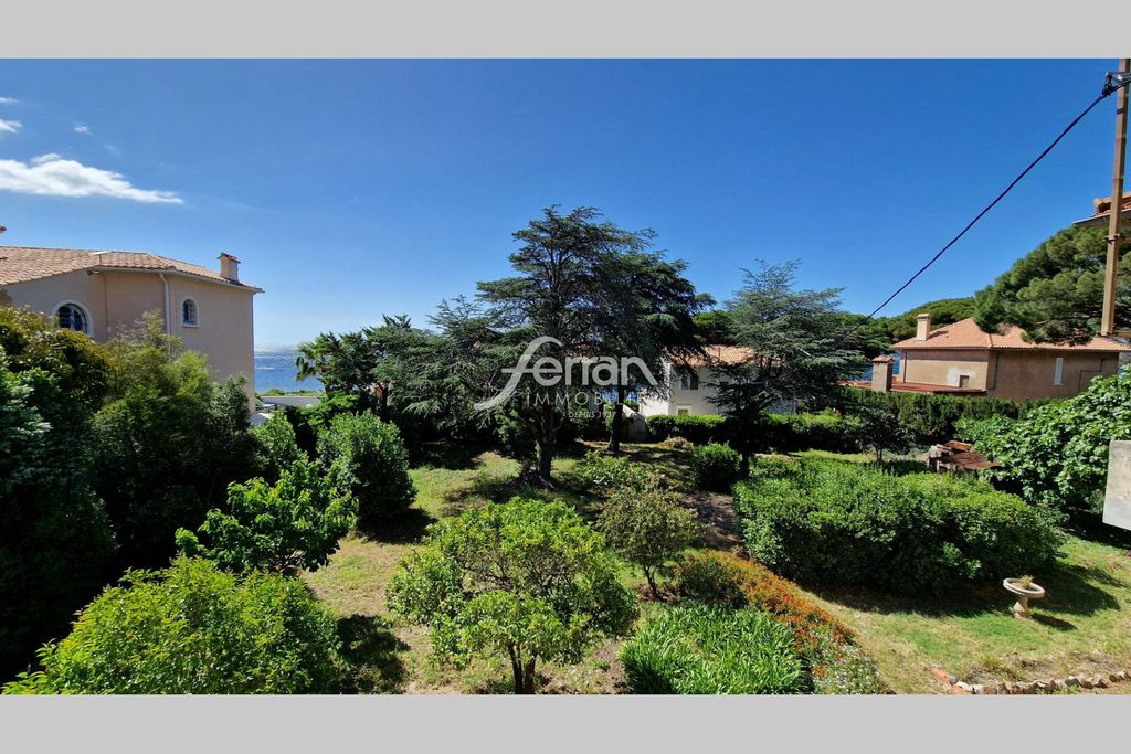 Achat maison à vendre 4 chambres 150 m² - Sainte-Maxime