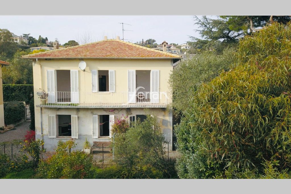 Achat maison à vendre 4 chambres 150 m² - Sainte-Maxime