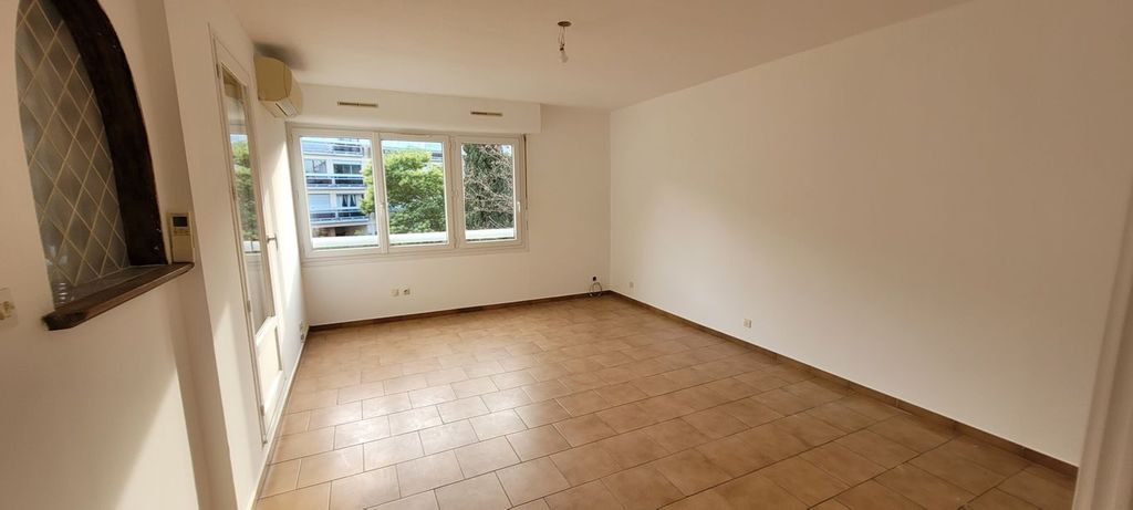 Achat appartement à vendre 3 pièces 67 m² - Sainte-Maxime