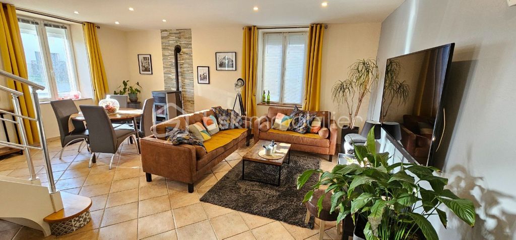 Achat maison à vendre 4 chambres 145 m² - Saint-Marcellin-en-Forez