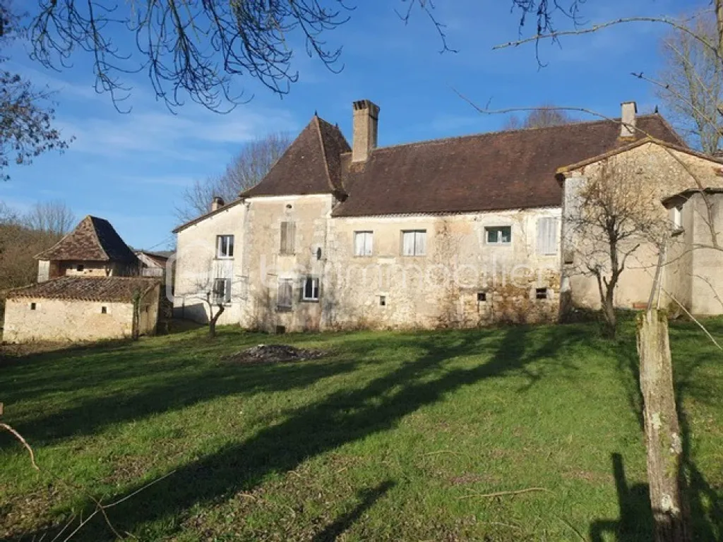 Achat maison à vendre 6 chambres 218 m² - Montagnac-la-Crempse