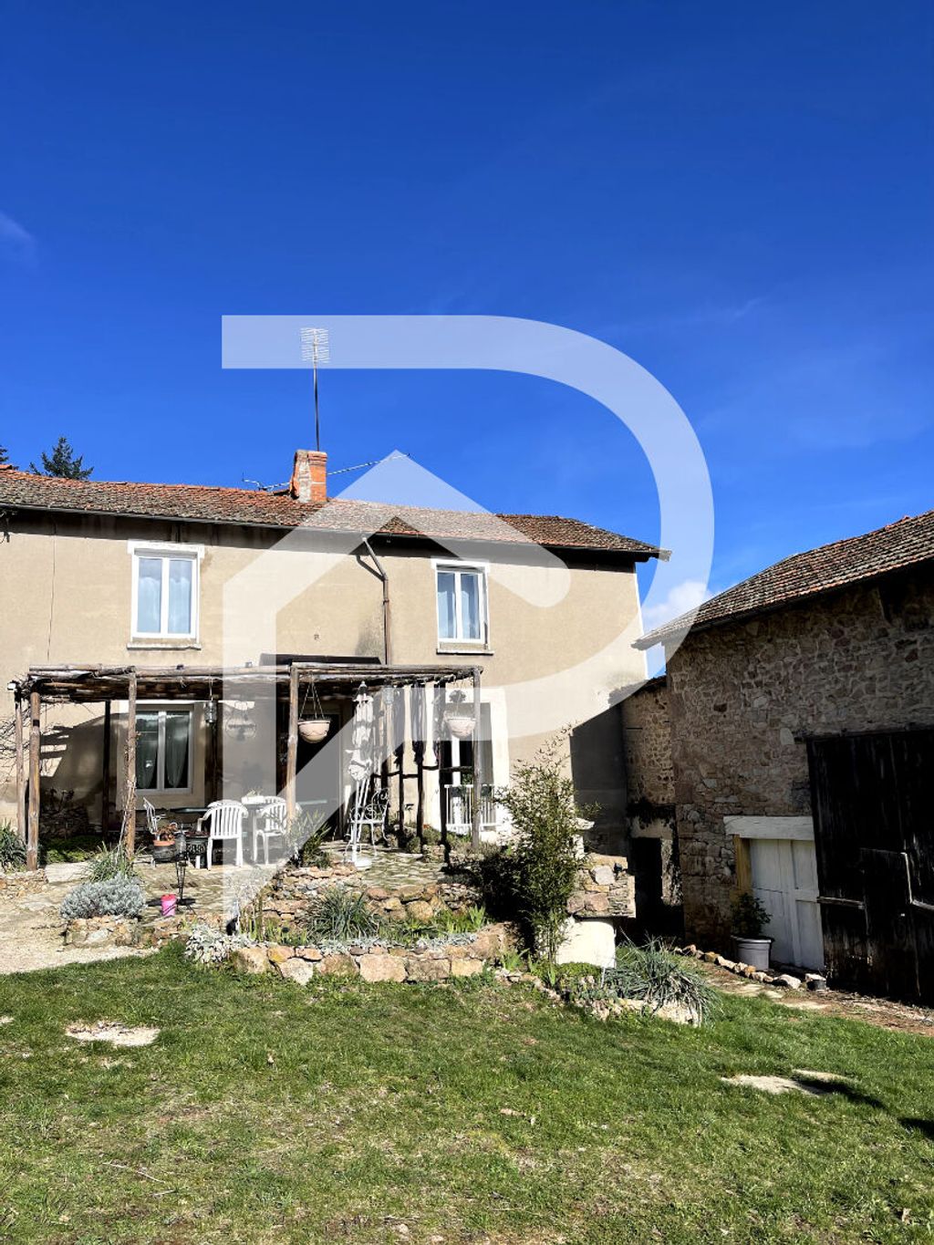 Achat maison à vendre 4 chambres 114 m² - Belmont-de-la-Loire