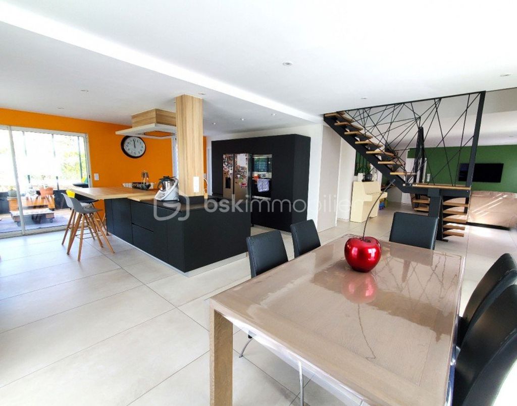 Achat maison à vendre 4 chambres 219 m² - Villeneuve-Tolosane