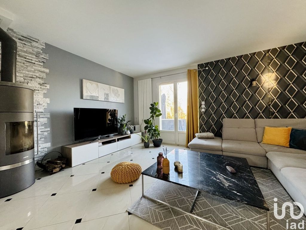 Achat maison à vendre 5 chambres 230 m² - Saint-Fargeau-Ponthierry