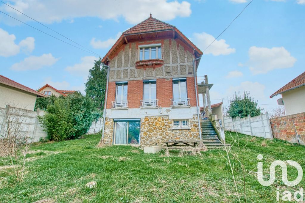 Achat maison à vendre 2 chambres 90 m² - Sainte-Geneviève-des-Bois