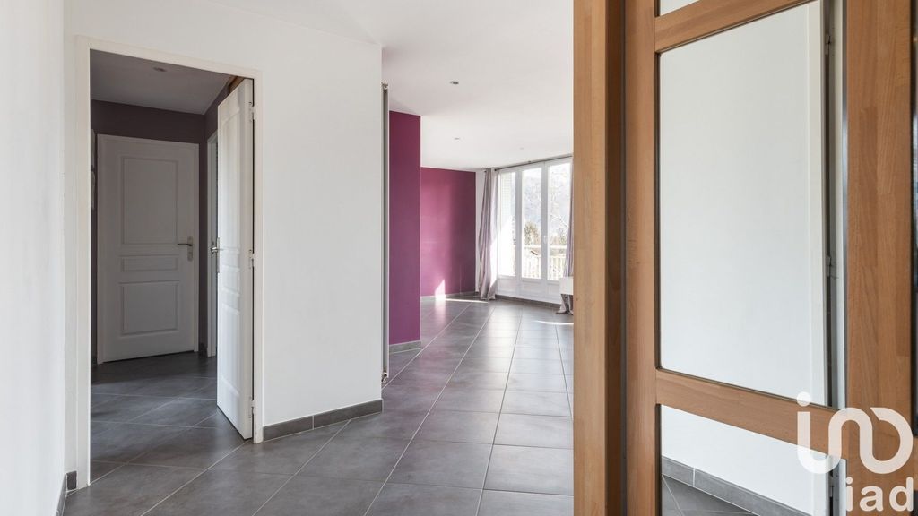 Achat appartement à vendre 4 pièces 66 m² - Saint-Martin-d'Hères
