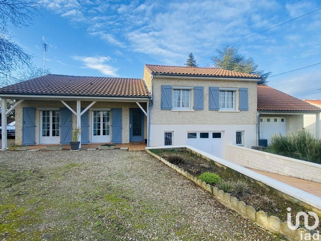 Achat maison à vendre 4 chambres 118 m² - Sèvres-Anxaumont