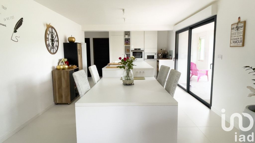 Achat maison à vendre 3 chambres 205 m² - Le Grès