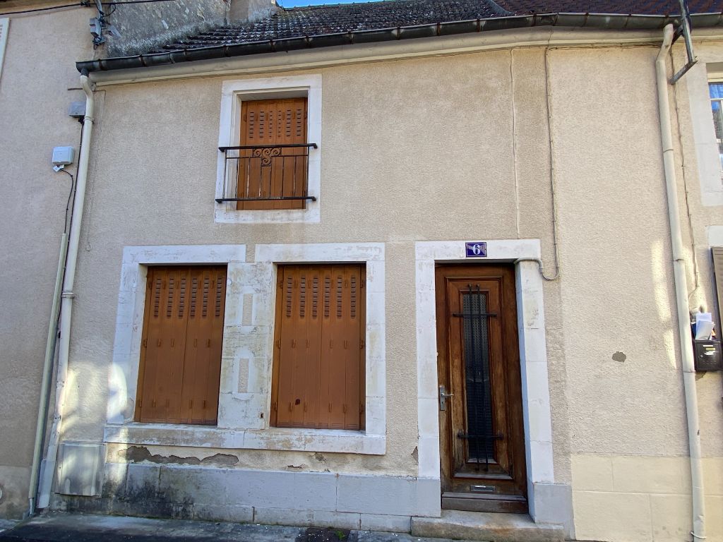 Achat maison à vendre 2 chambres 85 m² - Saint-Amand-Montrond