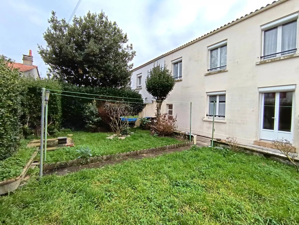 Achat maison à vendre 4 chambres 84 m² - La Rochelle