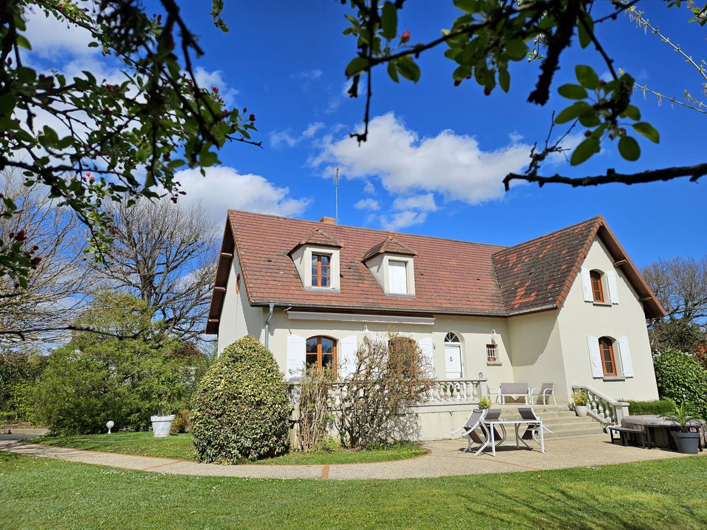 Achat maison à vendre 5 chambres 186 m² - Vichy