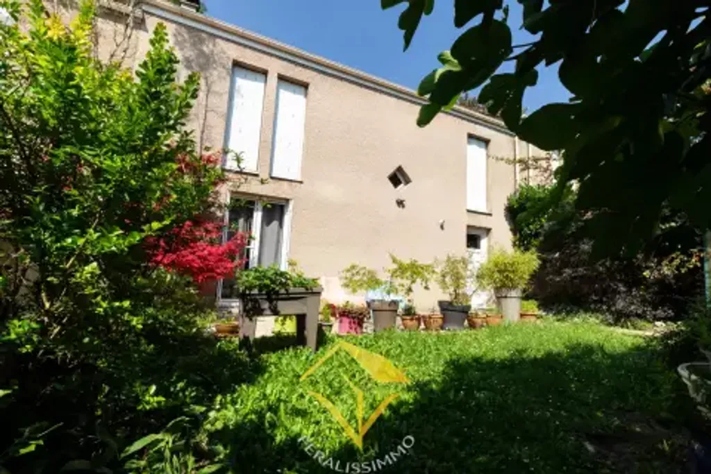 Achat maison à vendre 4 chambres 125 m² - Jouy-le-Moutier