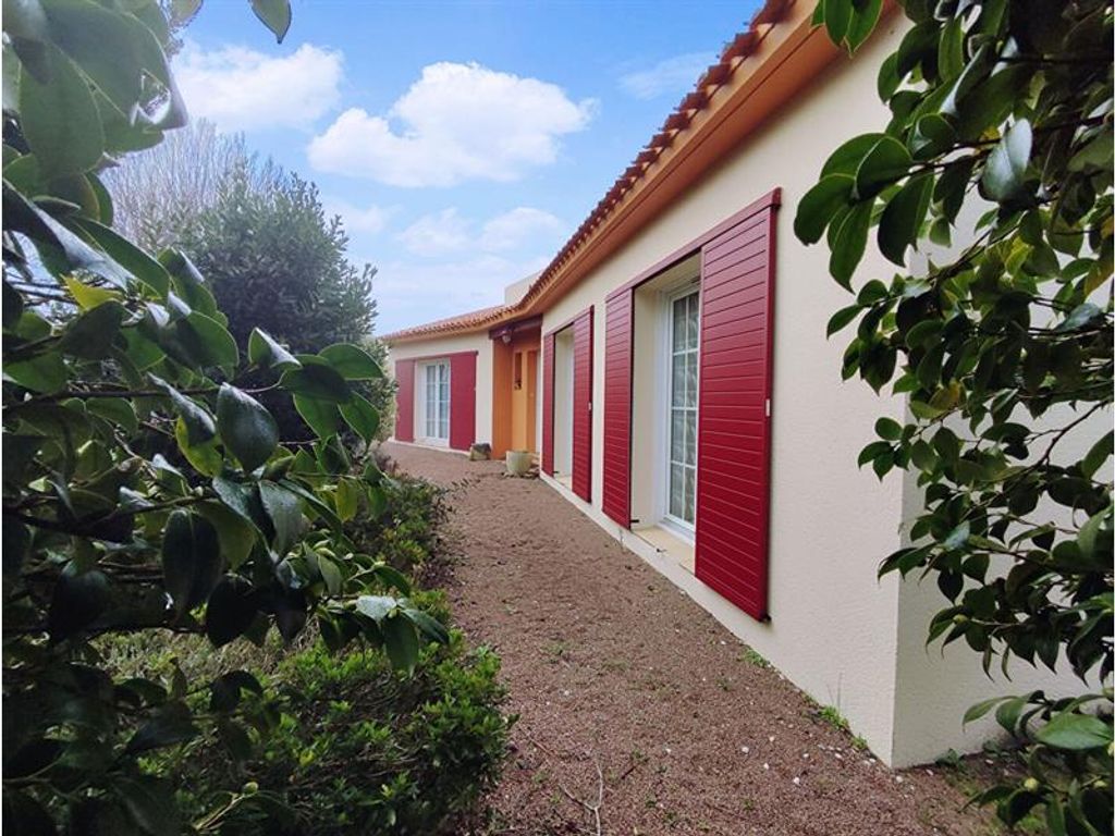 Achat maison à vendre 4 chambres 165 m² - La Garnache