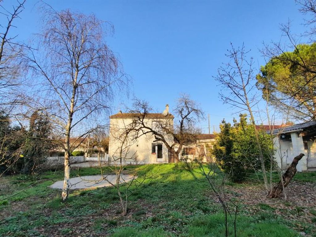 Achat maison à vendre 4 chambres 150 m² - Saint-Jean-d'Angély