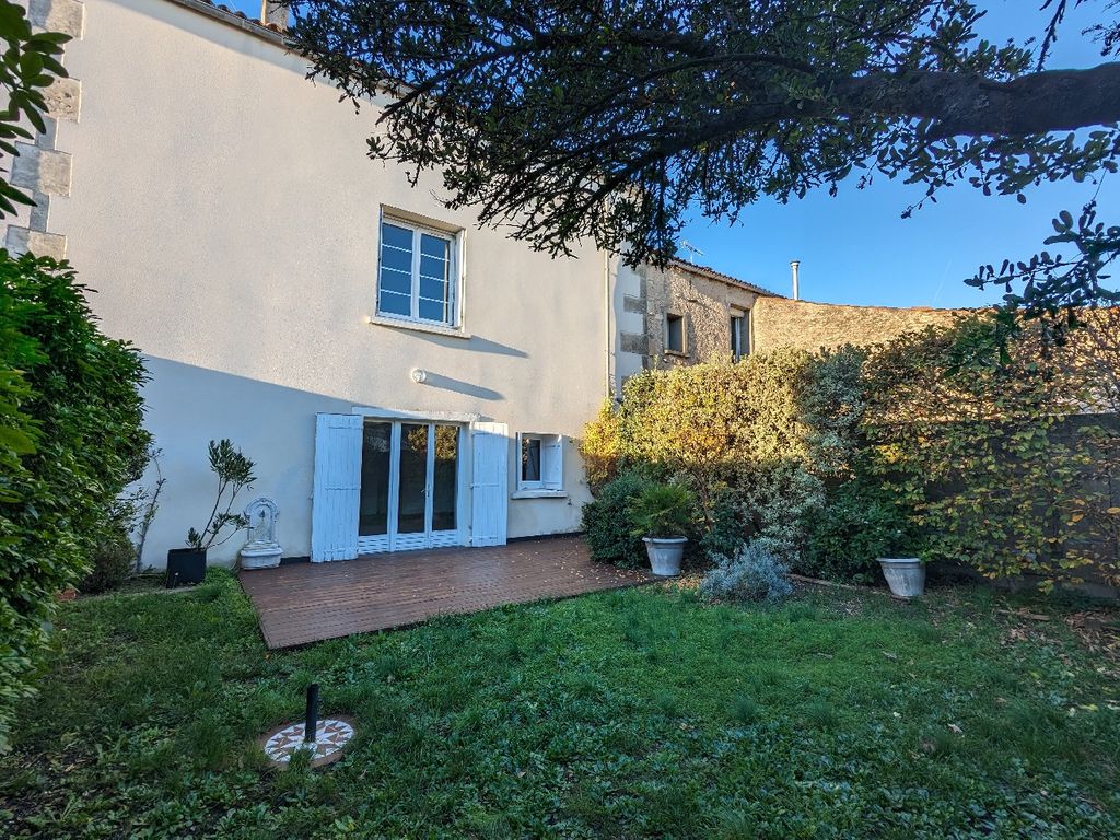 Achat maison à vendre 5 chambres 185 m² - Cognac