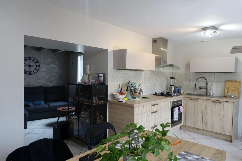 Achat appartement à vendre 4 pièces 59 m² - Romanèche-Thorins