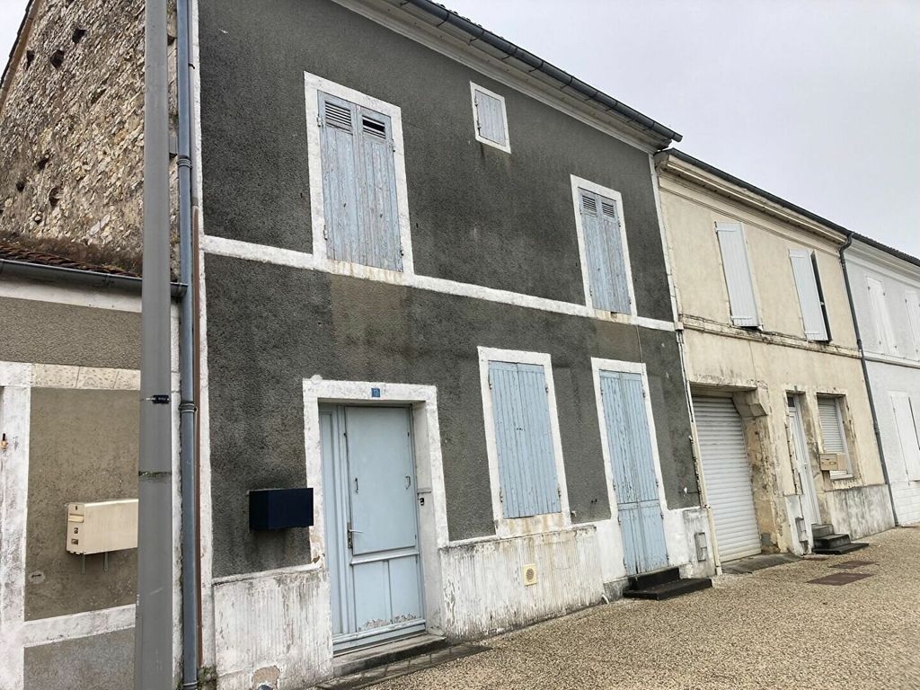 Achat maison à vendre 4 chambres 130 m² - Saint-Hilaire-de-Villefranche
