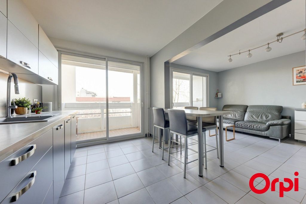 Achat appartement à vendre 4 pièces 80 m² - Caluire-et-Cuire