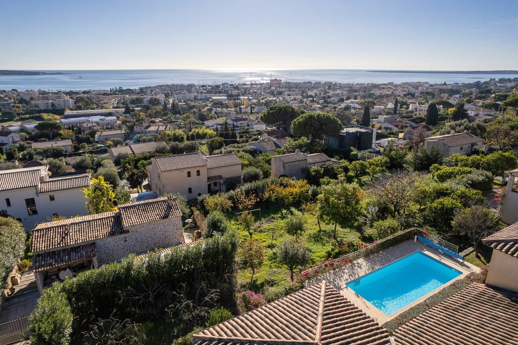 Achat maison à vendre 4 chambres 182 m² - Cannes