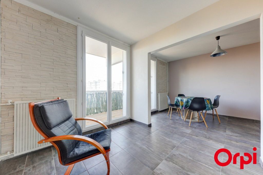 Achat appartement à vendre 3 pièces 68 m² - Vénissieux