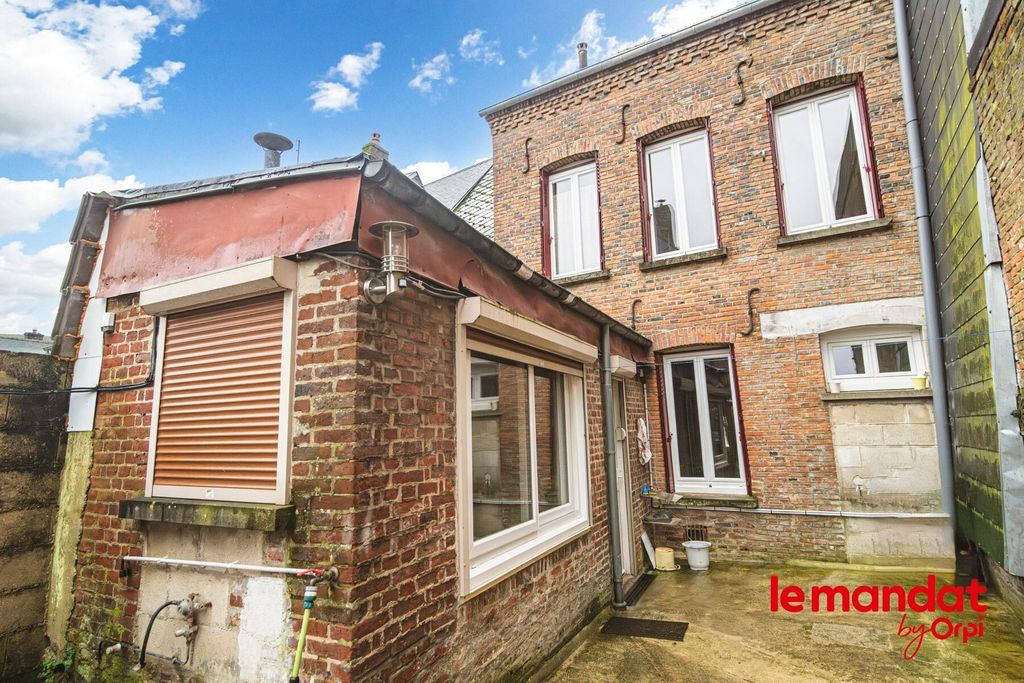 Achat maison à vendre 2 chambres 120 m² - Rozoy-sur-Serre