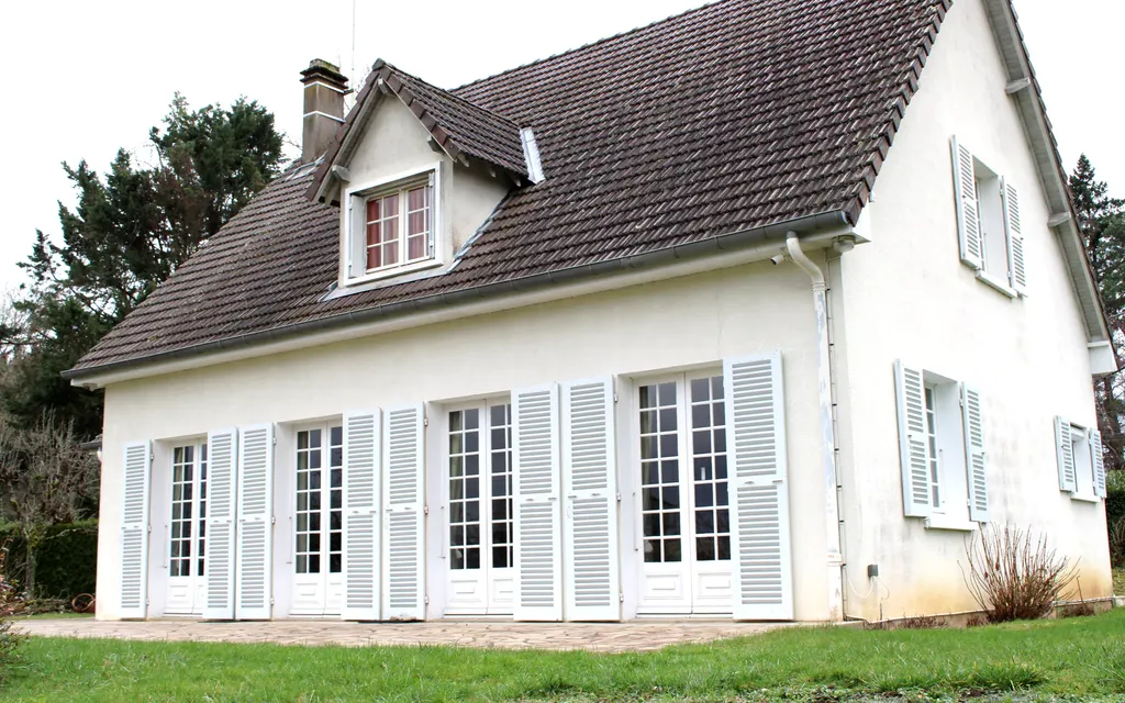 Achat maison à vendre 4 chambres 180 m² - La Chapelle-Montlinard