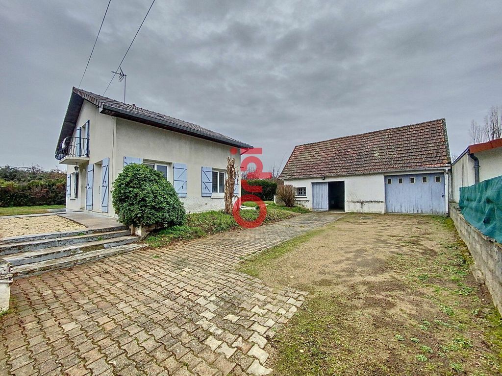 Achat maison à vendre 4 chambres 111 m² - Saint-Rémy-en-Rollat