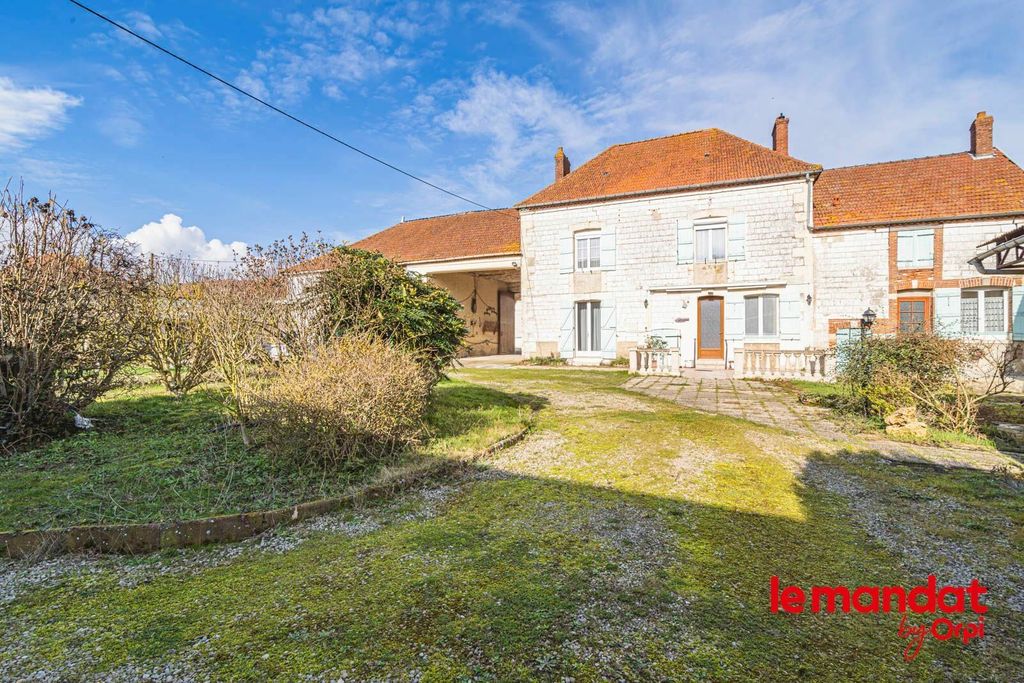 Achat maison à vendre 4 chambres 206 m² - Plivot