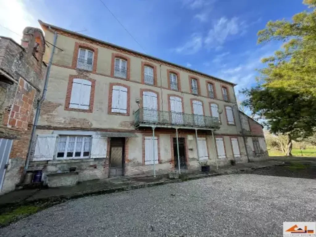 Achat maison à vendre 6 chambres 290 m² - Castelsarrasin