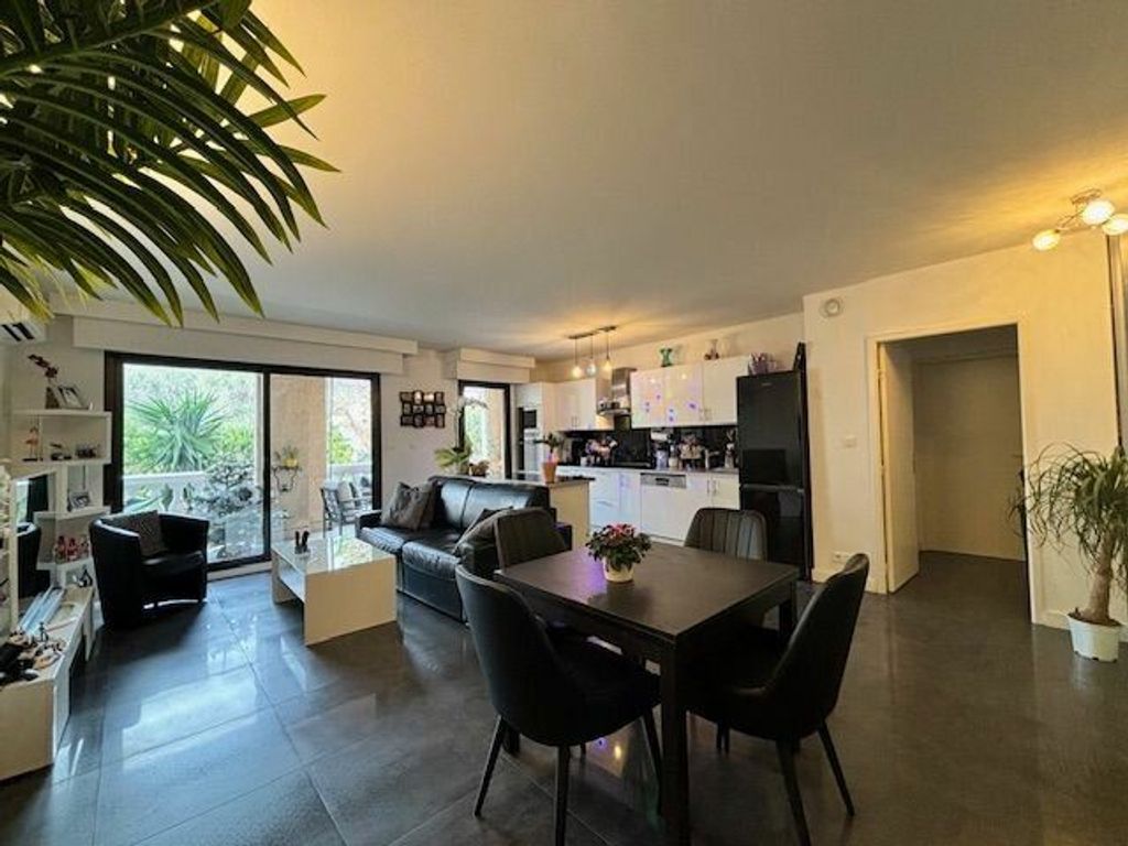 Achat appartement à vendre 3 pièces 71 m² - Le Cannet