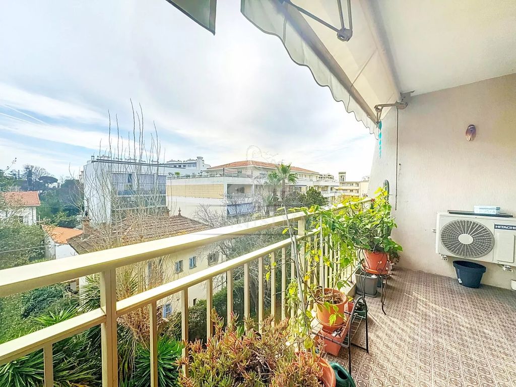 Achat appartement à vendre 3 pièces 65 m² - Cannes